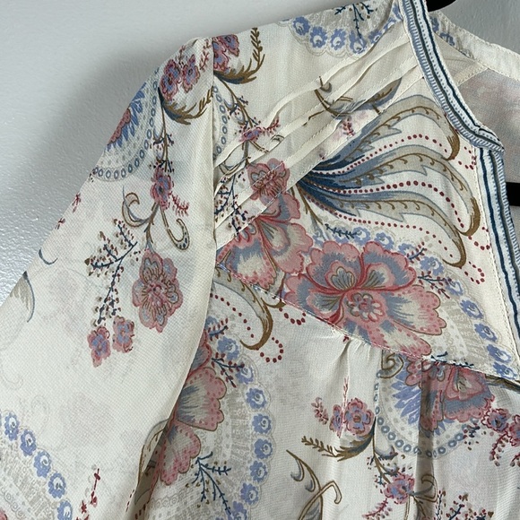 BKE Long Sleeve Women’s Blouse - Picture 5 of 7